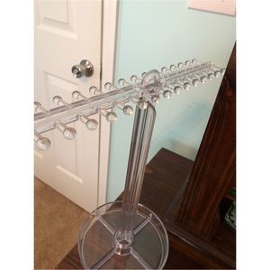 Necklace holder